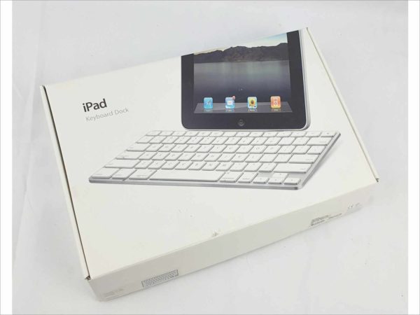 Genuine Apple A1359 iPad Keyboard QWERTY English (US) Dock Docking Station Charger 30-Pin iPad/iPod