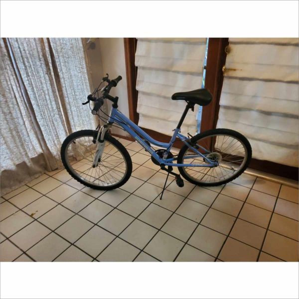 Roadmaster R3013WML Granite Peak 14" Frame 24" Wheel 18 Speed Girls Blue Mountain Bike Bicycle