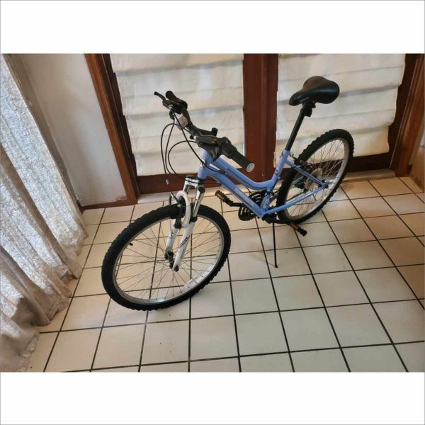 Roadmaster R3013WML Granite Peak 14" Frame 24" Wheel 18 Speed Girls Blue Mountain Bike Bicycle