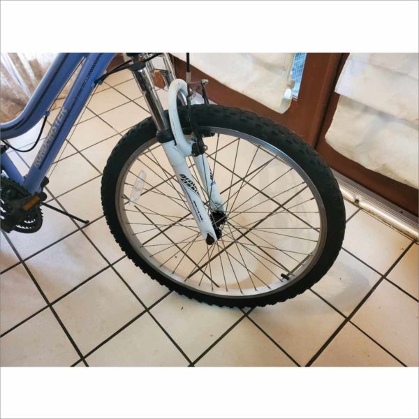 Roadmaster R3013WML Granite Peak 14" Frame 24" Wheel 18 Speed Girls Blue Mountain Bike Bicycle