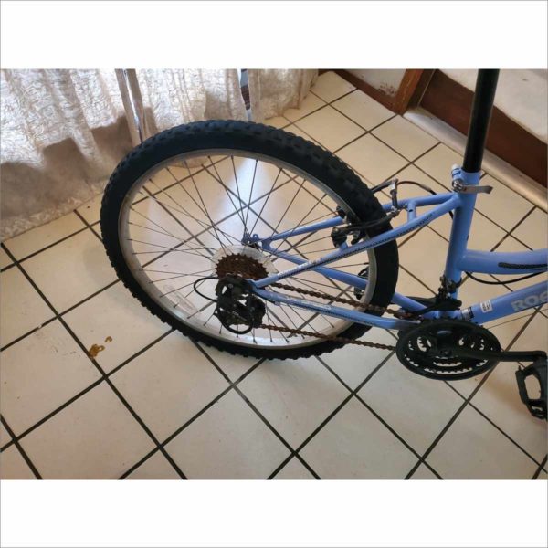 Roadmaster R3013WML Granite Peak 14" Frame 24" Wheel 18 Speed Girls Blue Mountain Bike Bicycle