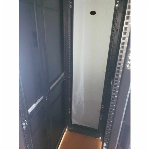 Schneider Electric APC AR3100 Netshelter SX 19" Server Rack Enclosure 42U Black 78H x 24W x 42D