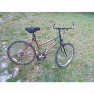 Huffy Aspen Ridge 19" Frame 26" Wheel 18 Speed Men/Women Red Mountain Bike Bicycle