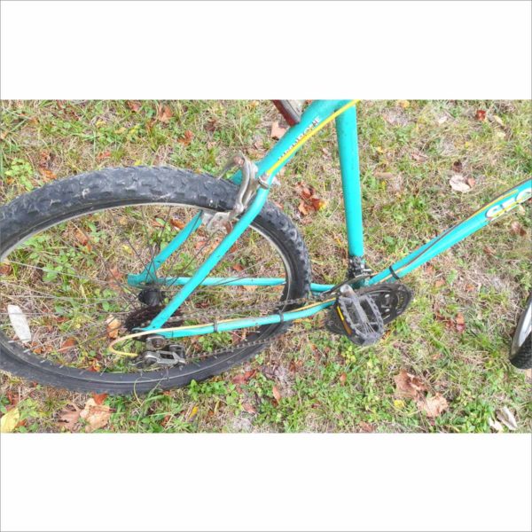 Huffy Sequoia 22" Frame 26" Wheel 18 Speed Men Green Mountain Bike Bicycle