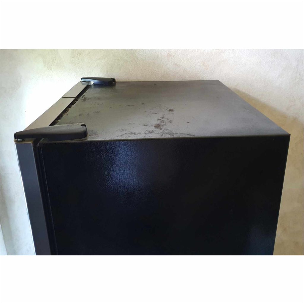 Frigidaire FFHS2611PFEA 25.6cu ft SidebySide Refrigerator with Ice