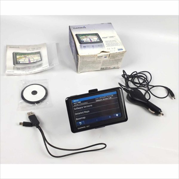 Garmin nüvi 1390T Portable Vehicle GPS With Dash Kit Touchscreen Navigation System Lifetime Maps Complete