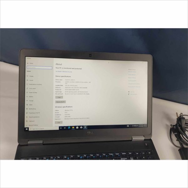 Dell Latitude 5570 FHD 15.6" 6440HQ 2.6GHz 8GB 256GB SSD Webcam WiFi Win10 Laptop with Power Adapter, docking station / Ports Replicator - Victolab LLC