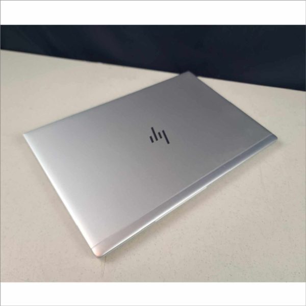 HP Elite Book G5 Notebook 15.6 in16GB DDR4 256GB NVME i7 8th Gen With Power Supply & Docking Station