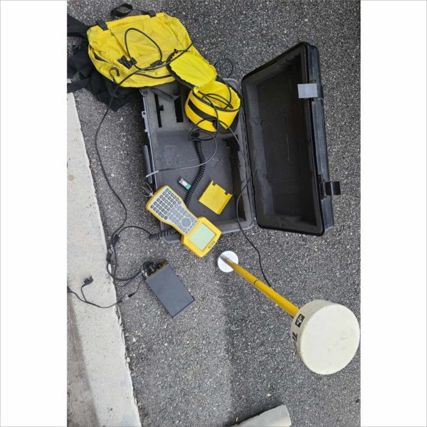 Vintage TRIMBLE GEO GPS, GIS , SURVEYING, MAPPING Device With accessory and Pelican Case