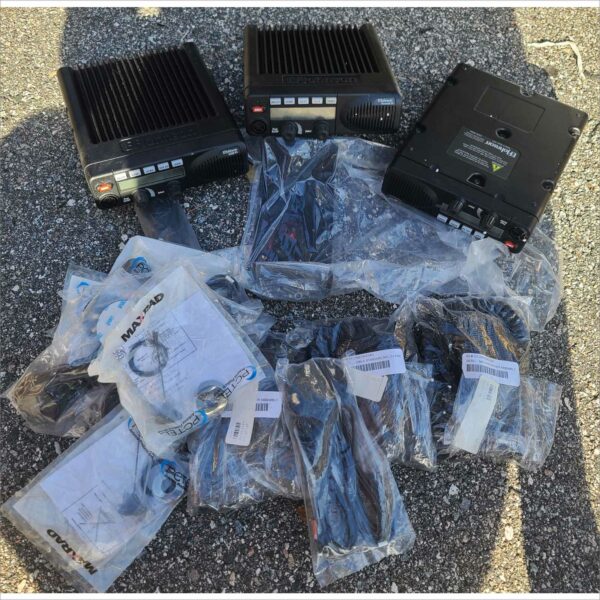 Lot of 3x EF Jonhson 5300 ES 2 Way Radio MPN 242-557A-301AAAB6 with Mic & Cables