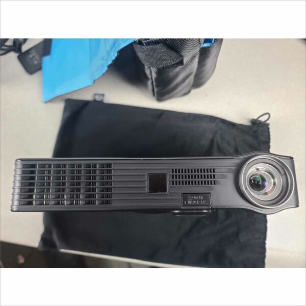 Dell M900HD Projector with DA-LITE Screen, Case, Remote & Speakers - 72H