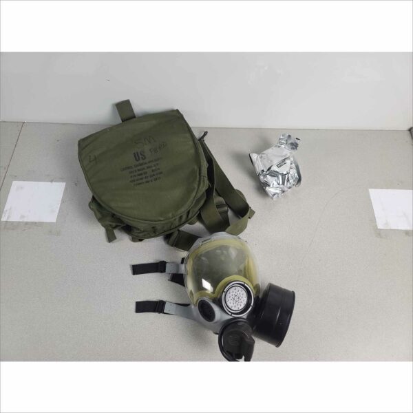 Gas Mask Med MSA M2 with Filters & Heavy Duty Green Bag / Gas Mask Pouch