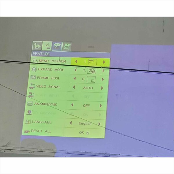 Mitsubishi XL5900LU 3 LCD Multimedia Projector SN#0001502