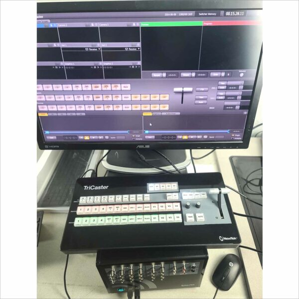 NewTek Tricaster 40 v2 Full TCXD40 w/ TC40 Mini Control Surface