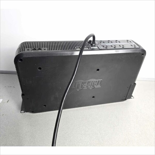 Tripp-lite SMART1500LCD 120V 900W AG-8869 Serie 8-outlet - Broken LCD