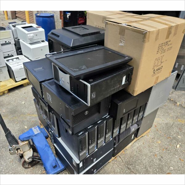 Pallet of Dell / lenovo / hp Desktop SFF DT Towers and AIO