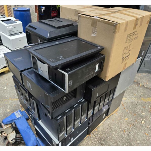 Pallet of Dell / lenovo / hp Desktop SFF DT Towers and AIO