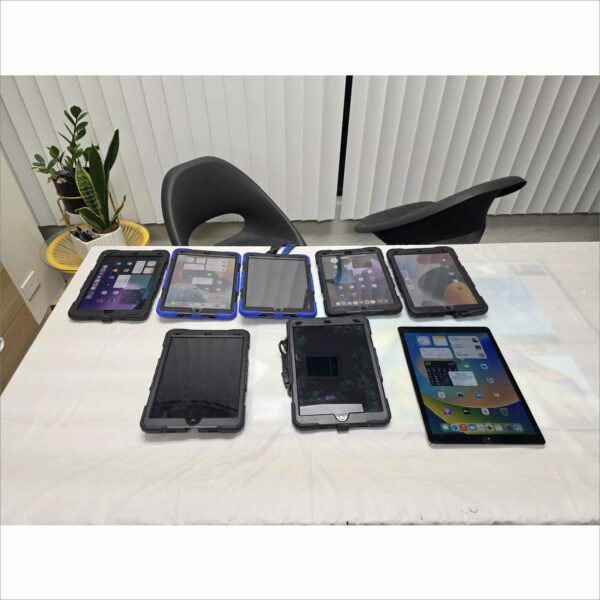 Lot of 9x APPLE iPad Pro / Air 1st/3rd Generation w/ Protective Cases Wi-Fi + Cellular - Good Condition