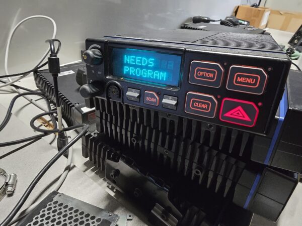 Lot of Harris / MACOM Radios with Microphones – AS-IS