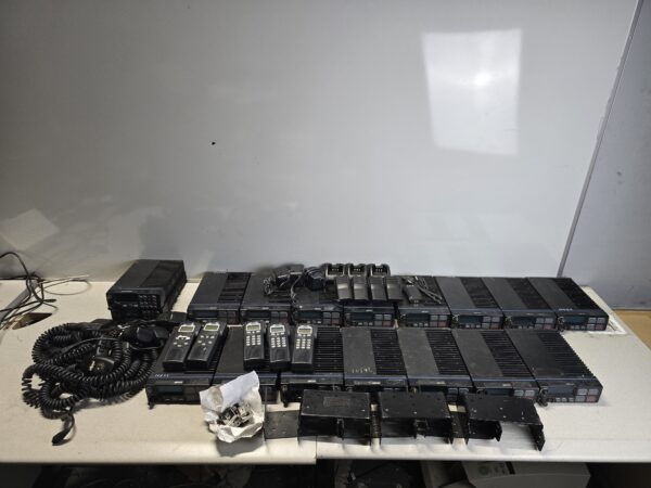 Lot of Harris / MACOM Radios with Microphones – AS-IS