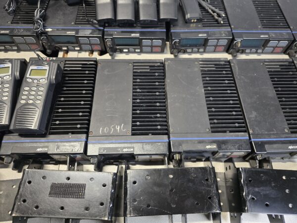 Lot of Harris / MACOM Radios with Microphones – AS-IS
