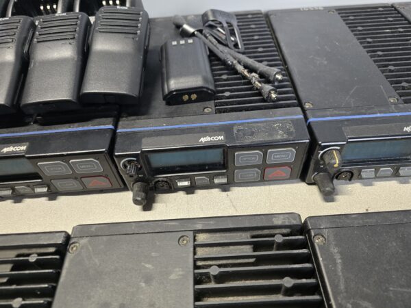Lot of Harris / MACOM Radios with Microphones – AS-IS