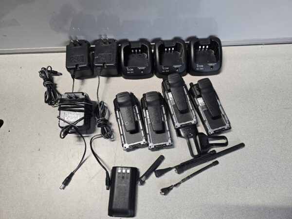 Lot of Harris / MACOM Radios with Microphones – AS-IS