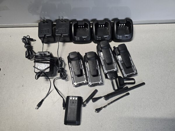 Lot of Harris / MACOM Radios with Microphones – AS-IS