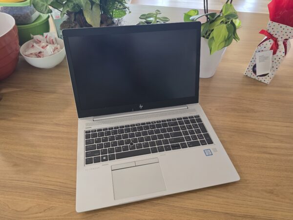 HP EliteBook 850 G5 laptop i7-8650U 8GB RAM 128GB M.2 SSD Win 11 5CG8124LCF