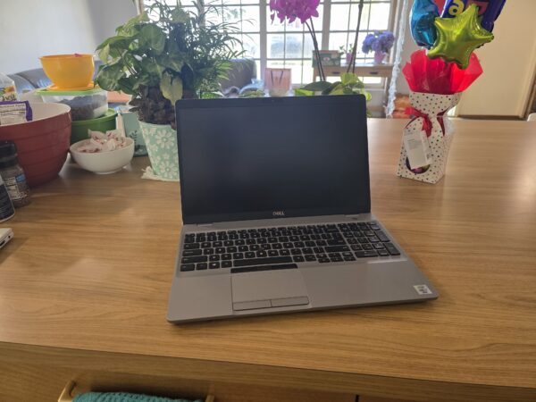 DELL Latitude 5510 laptop i7-10610U 8GB RAM 128GB M.2 SSD Win 11 7M4VR73