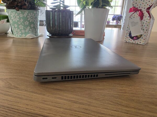 DELL Latitude 5420 laptop i7-1185G7 8GB RAM 256GB M.2 SSD Win 11 J7348C3