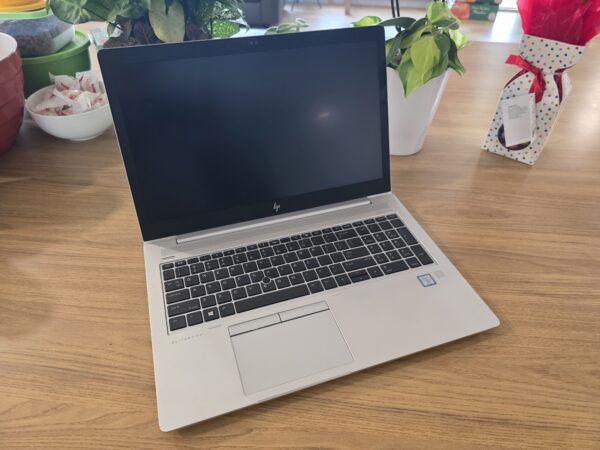 HP EliteBook 850 G5 laptop i7-8650U 8GB RAM 128GB M.2 SSD Win 11 5CG812M8X