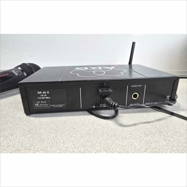 AKG Acoustics WMS40 Pro Wireless Mic System – SR40/SR40S Receiver + HT40 Pro Mic + PSU – 734.600 MHz