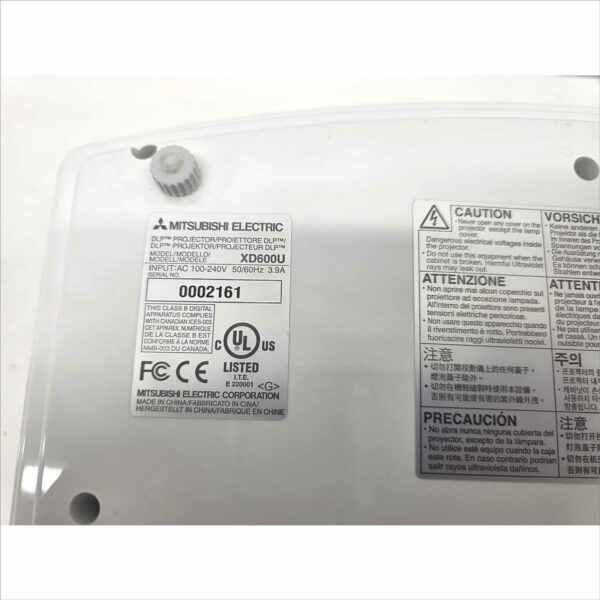 Mitsubishi XD600U 4500 Lumens XGA DLP Projector with Standard Lens – 3122 Lamp Hours