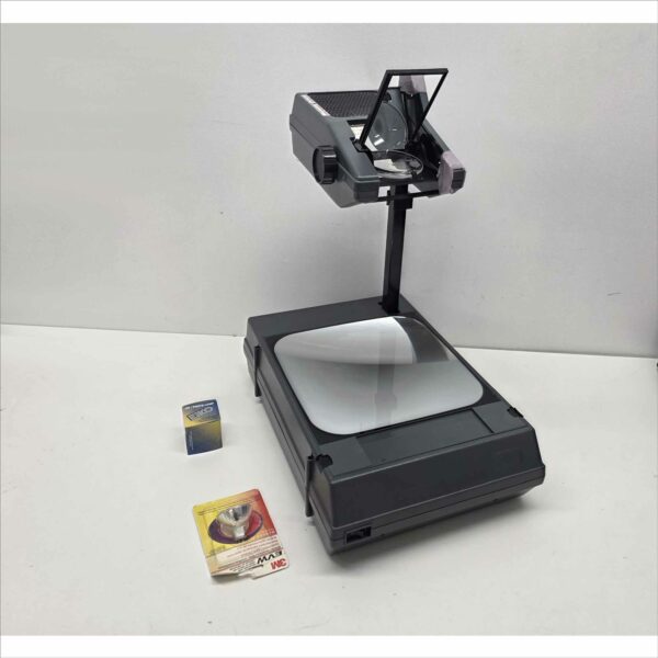 3M 2000AG Overhead Projector with 2x New Lamps – Crack Taped as Pictured