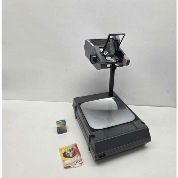 3M 2000AG Overhead Projector with 2x New Lamps – Crack Taped as Pictured