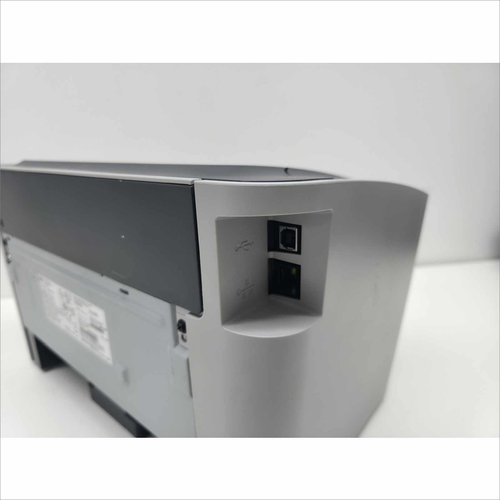 This HP LaserJet P1505n Workgroup Compact Monochrome Laser Printer (PN# CB413A) is guaranteed to be in good working and physical condition with normal cosmetic wear from prior use. It was tested with the following notes from our testing technician: Printer powered on successfully. Network and USB connections tested – data transfer verified. Print function verified (print quality as pictured). Page Count (PGC#): Not specified. Features & Specs: Model: HP LaserJet P1505n Product Number (PN#): CB413A Serial Number: VND3C40601 Printing Technology: Monochrome Laser Print Speed: Up to 24 ppm Resolution: 600 × 600 dpi (HP FastRes 1200) Processor: 266 MHz Memory: 2 MB Connectivity: USB 2.0, Ethernet Paper Input Capacity: 250 sheets Output Tray Capacity: 125 sheets Duty Cycle: Up to 8,000 pages/month Dimensions (W × H × D): 14.6″ × 9.6″ × 9.5″ Weight: 13 lbs Includes: 1x HP LaserJet P1505n Workgroup Compact Monochrome Laser Printer Does Not Include: Toner cartridge Power cable or USB cable Any other accessories not listed or pictured above Shipping Data: Unit dimensions (W × H × D): 14.6″ × 9.6″ × 9.5″ Unit weight: 13 lbs Shipping dimensions (W × H × D): 20.6″ × 15.6″ × 15.5″ Estimated shipping weight: 15 lbs ⚠️ Condition Note: Tested and functional. Toner and cables not included. ⚠️ Shipping Note: Toner cartridges are not shipped due to leakage and spill risks during transit. Buyers should install their own toner upon setup.
