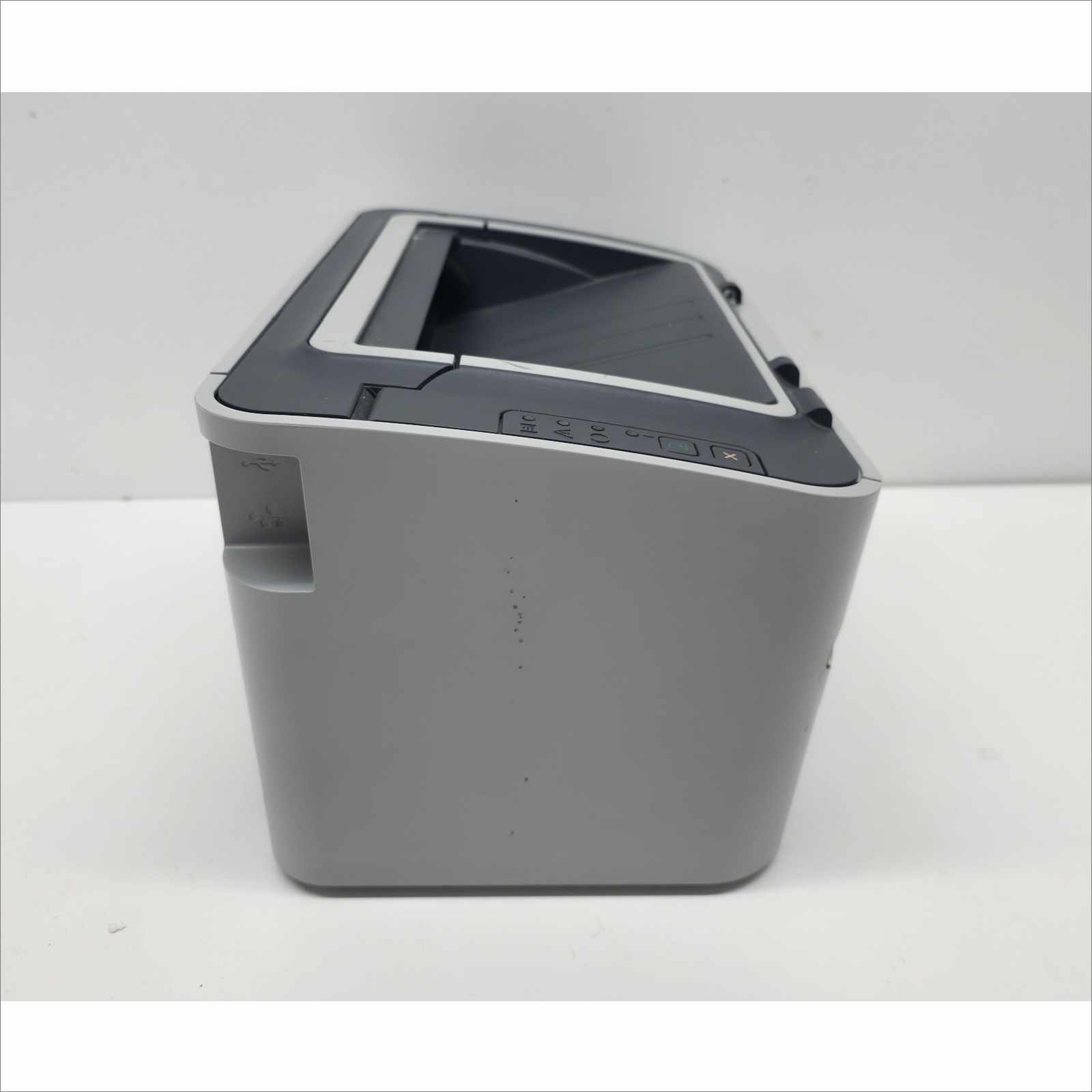 This HP LaserJet P1505n Workgroup Compact Monochrome Laser Printer (PN# CB413A) is guaranteed to be in good working and physical condition with normal cosmetic wear from prior use. It was tested with the following notes from our testing technician: Printer powered on successfully. Network and USB connections tested – data transfer verified. Print function verified (print quality as pictured). Page Count (PGC#): Not specified. Features & Specs: Model: HP LaserJet P1505n Product Number (PN#): CB413A Serial Number: VND3C40601 Printing Technology: Monochrome Laser Print Speed: Up to 24 ppm Resolution: 600 × 600 dpi (HP FastRes 1200) Processor: 266 MHz Memory: 2 MB Connectivity: USB 2.0, Ethernet Paper Input Capacity: 250 sheets Output Tray Capacity: 125 sheets Duty Cycle: Up to 8,000 pages/month Dimensions (W × H × D): 14.6″ × 9.6″ × 9.5″ Weight: 13 lbs Includes: 1x HP LaserJet P1505n Workgroup Compact Monochrome Laser Printer Does Not Include: Toner cartridge Power cable or USB cable Any other accessories not listed or pictured above Shipping Data: Unit dimensions (W × H × D): 14.6″ × 9.6″ × 9.5″ Unit weight: 13 lbs Shipping dimensions (W × H × D): 20.6″ × 15.6″ × 15.5″ Estimated shipping weight: 15 lbs ⚠️ Condition Note: Tested and functional. Toner and cables not included. ⚠️ Shipping Note: Toner cartridges are not shipped due to leakage and spill risks during transit. Buyers should install their own toner upon setup.