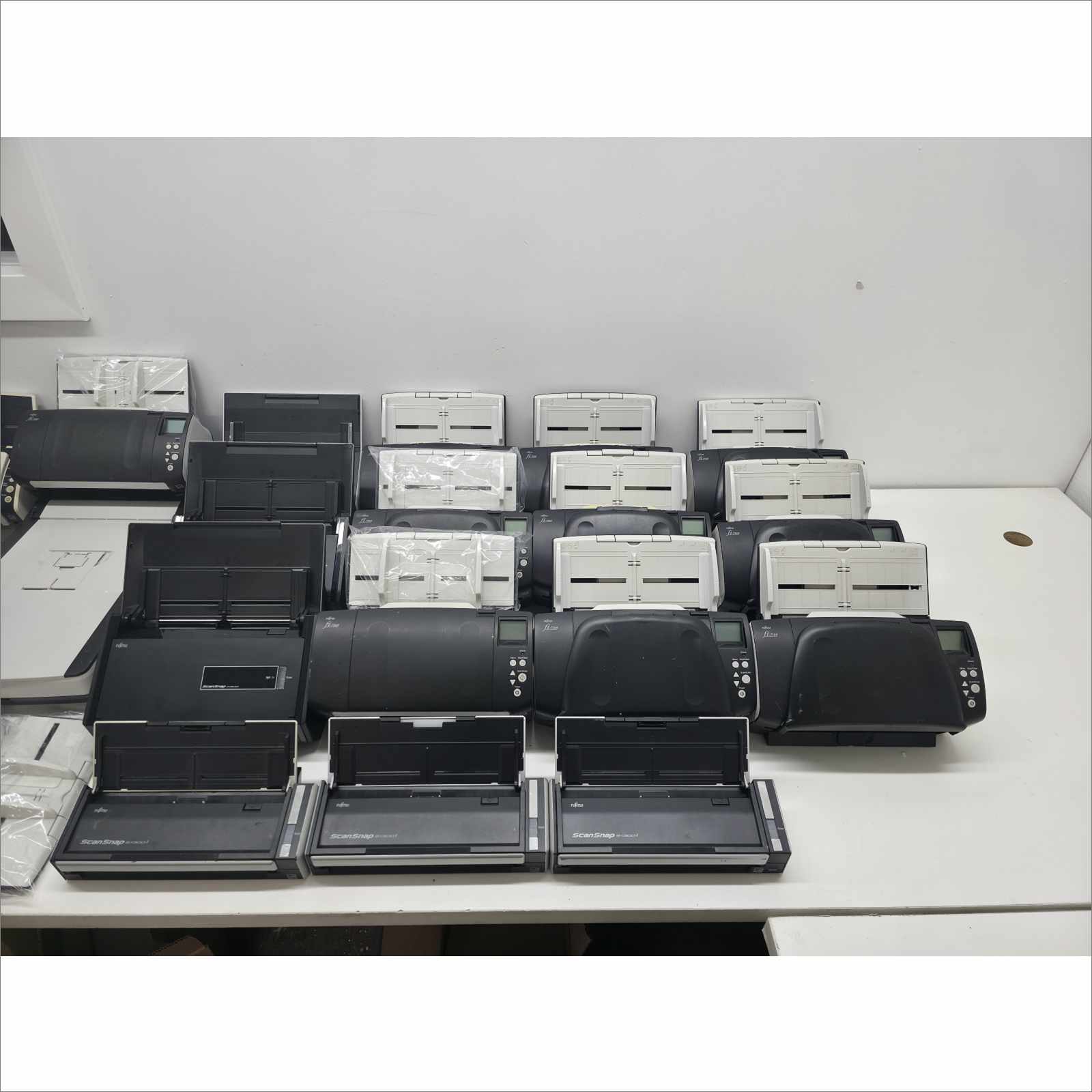 Pallet of 21x Fujitsu Document Scanners – fi-7160 / fi-7260 / fi-6130Z / ScanSnap Series – Low Count, Tested, Good Condition