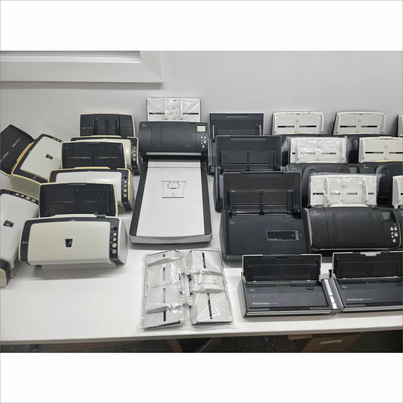 Pallet of 21x Fujitsu Document Scanners – fi-7160 / fi-7260 / fi-6130Z / ScanSnap Series – Low Count, Tested, Good Condition