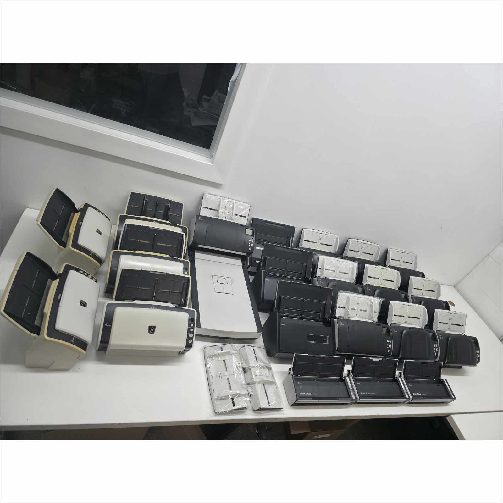Pallet of 21x Fujitsu Document Scanners – fi-7160 / fi-7260 / fi-6130Z / ScanSnap Series – Low Count, Tested, Good Condition