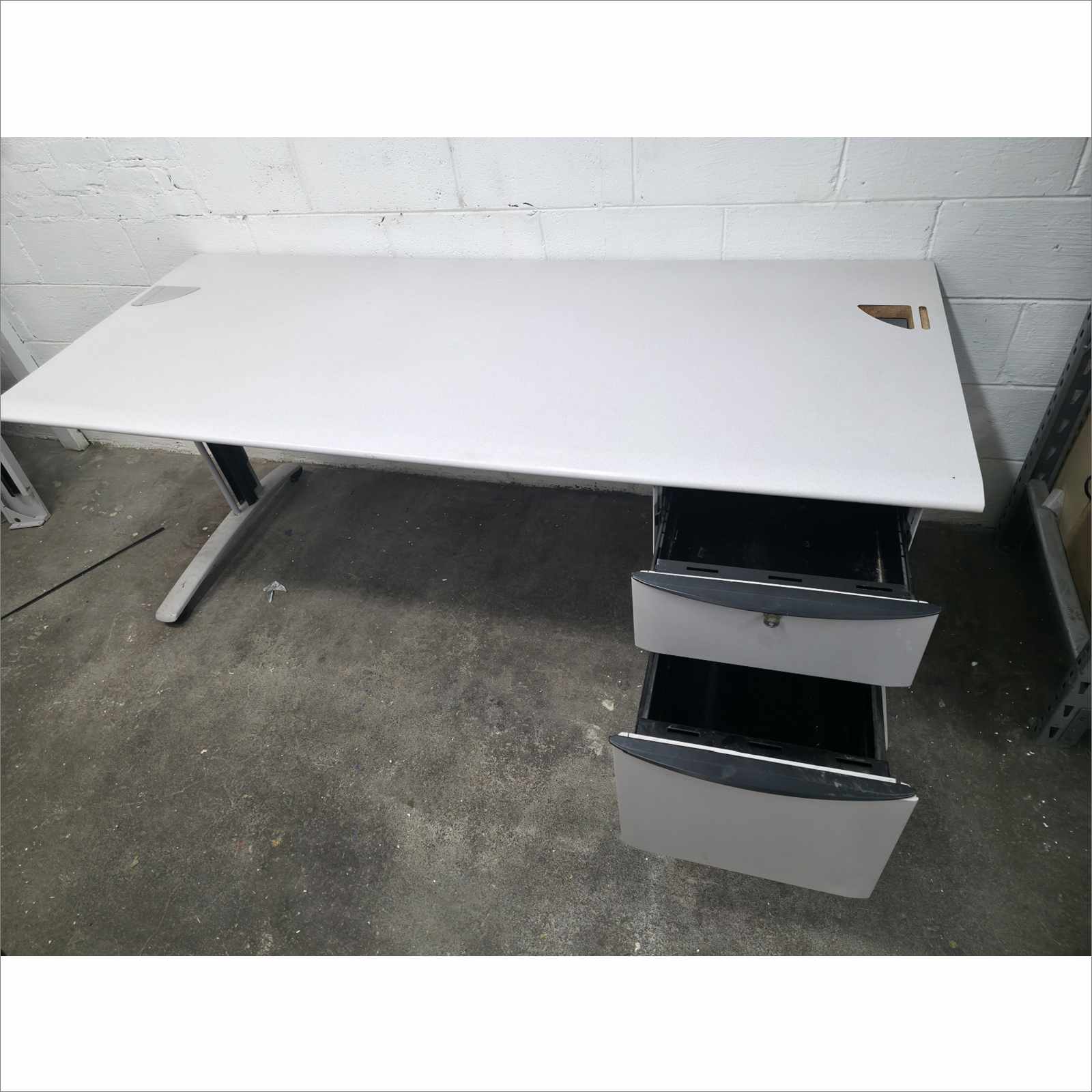 Steelcase Ellipse Desk ADXP3072L6 30x72 w/ Hanging Pedestal & SitOnIt Sona Chair 5723