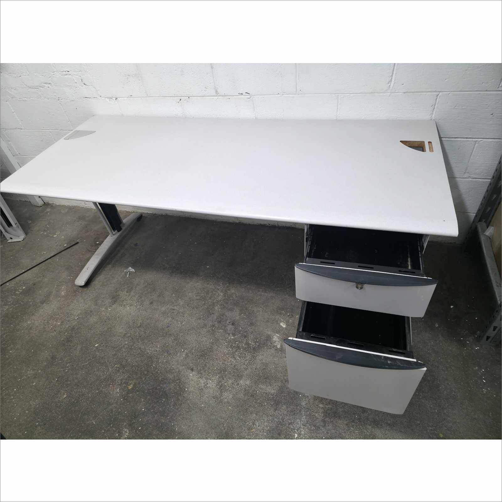 Steelcase Ellipse Desk ADXP3072L6 30x72 w/ Hanging Pedestal & SitOnIt Sona Chair 5723