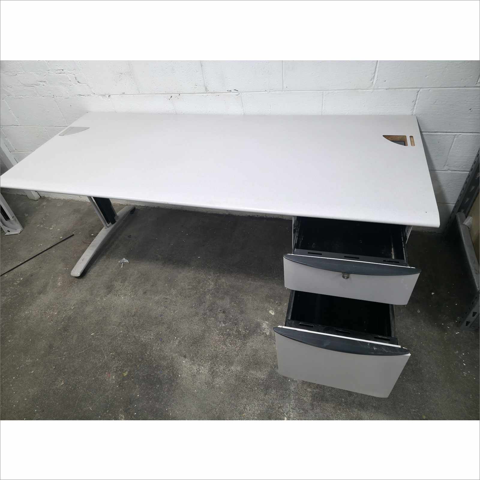 Steelcase Ellipse Desk ADXP3072L6 30x72 w/ Hanging Pedestal & SitOnIt Sona Chair 5723