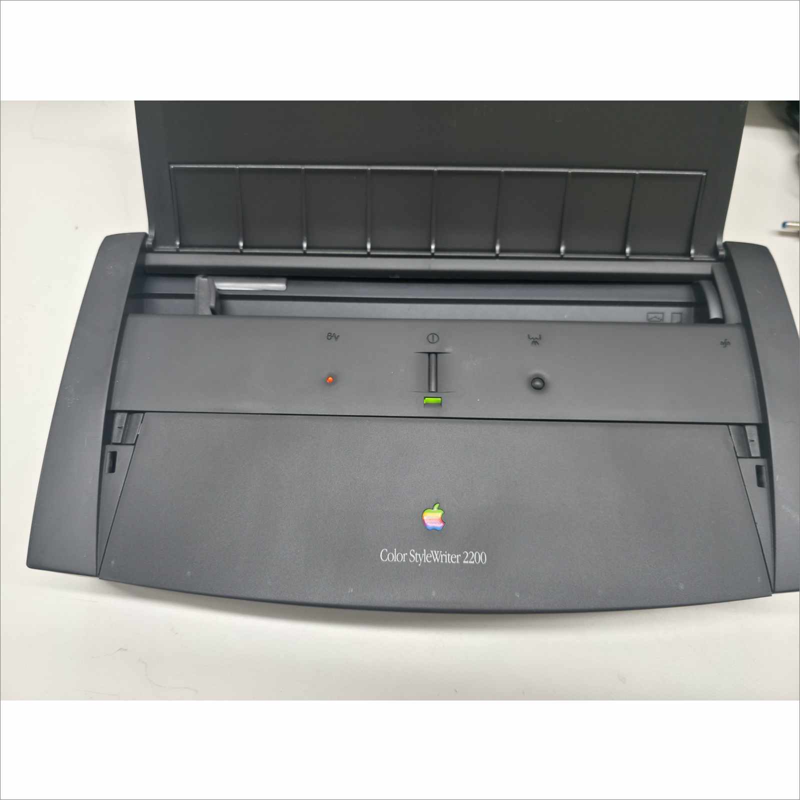 Apple Color StyleWriter 2200 Vintage Inkjet Printer - Power on test only