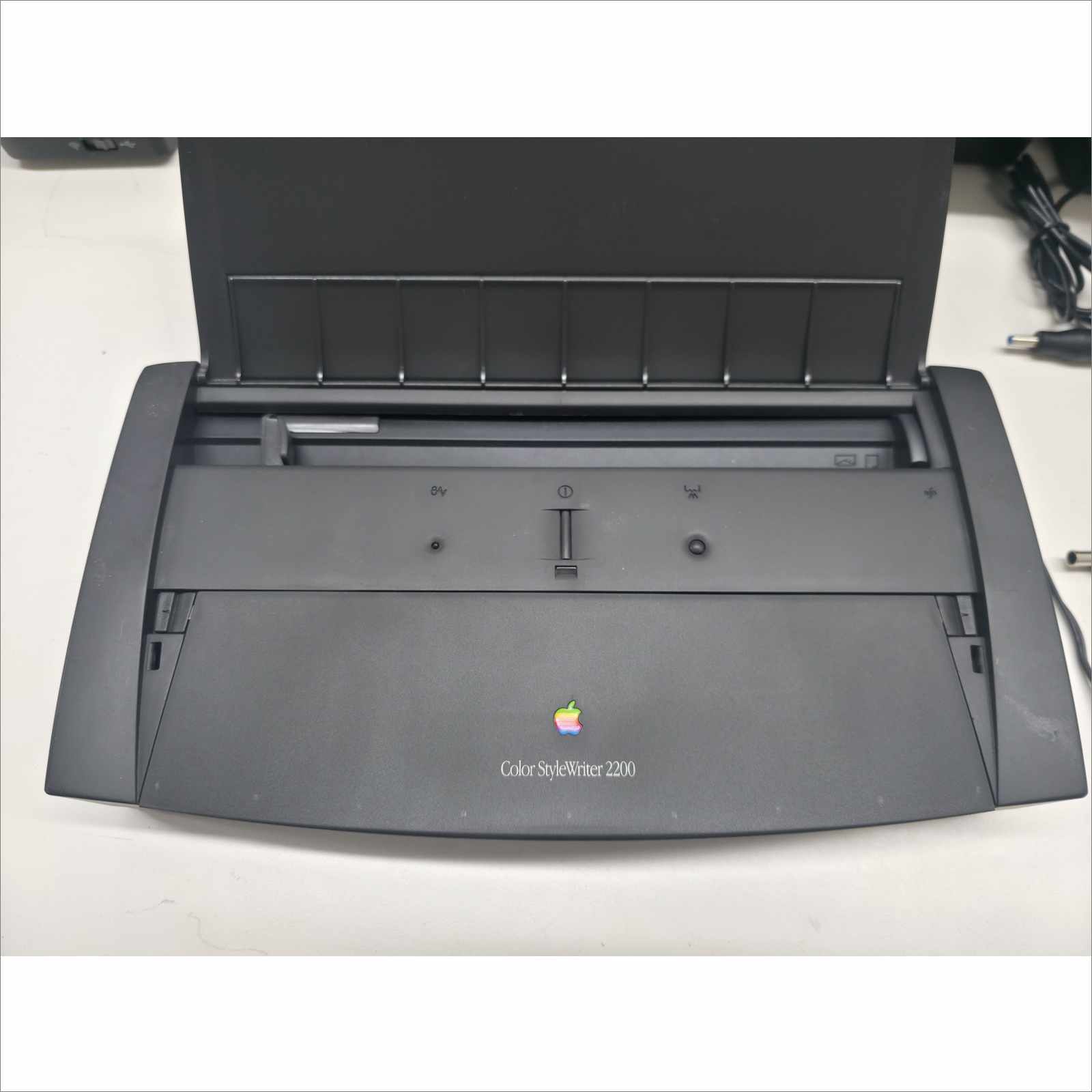 Apple Color StyleWriter 2200 Vintage Inkjet Printer - Power on test only