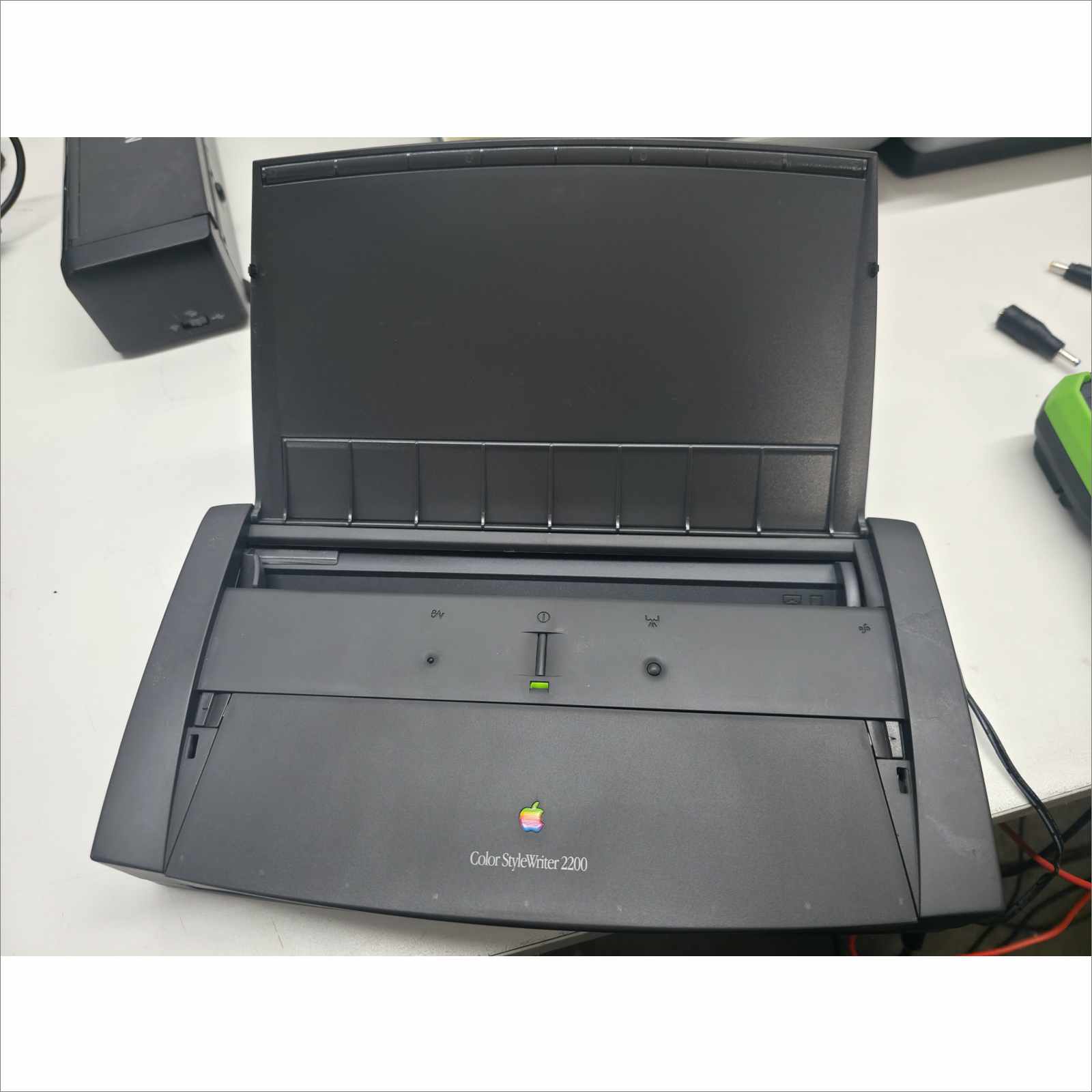Apple Color StyleWriter 2200 Vintage Inkjet Printer - Power on test only