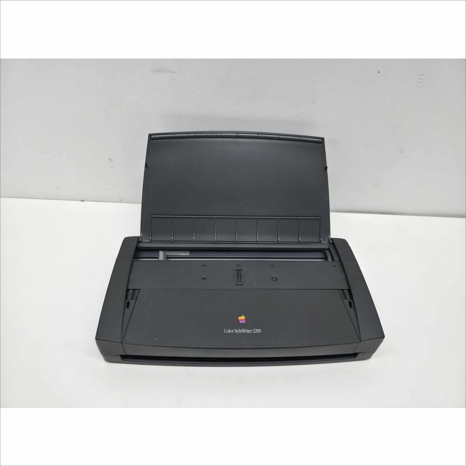 Apple Color StyleWriter 2200 Vintage Inkjet Printer - Power on test only