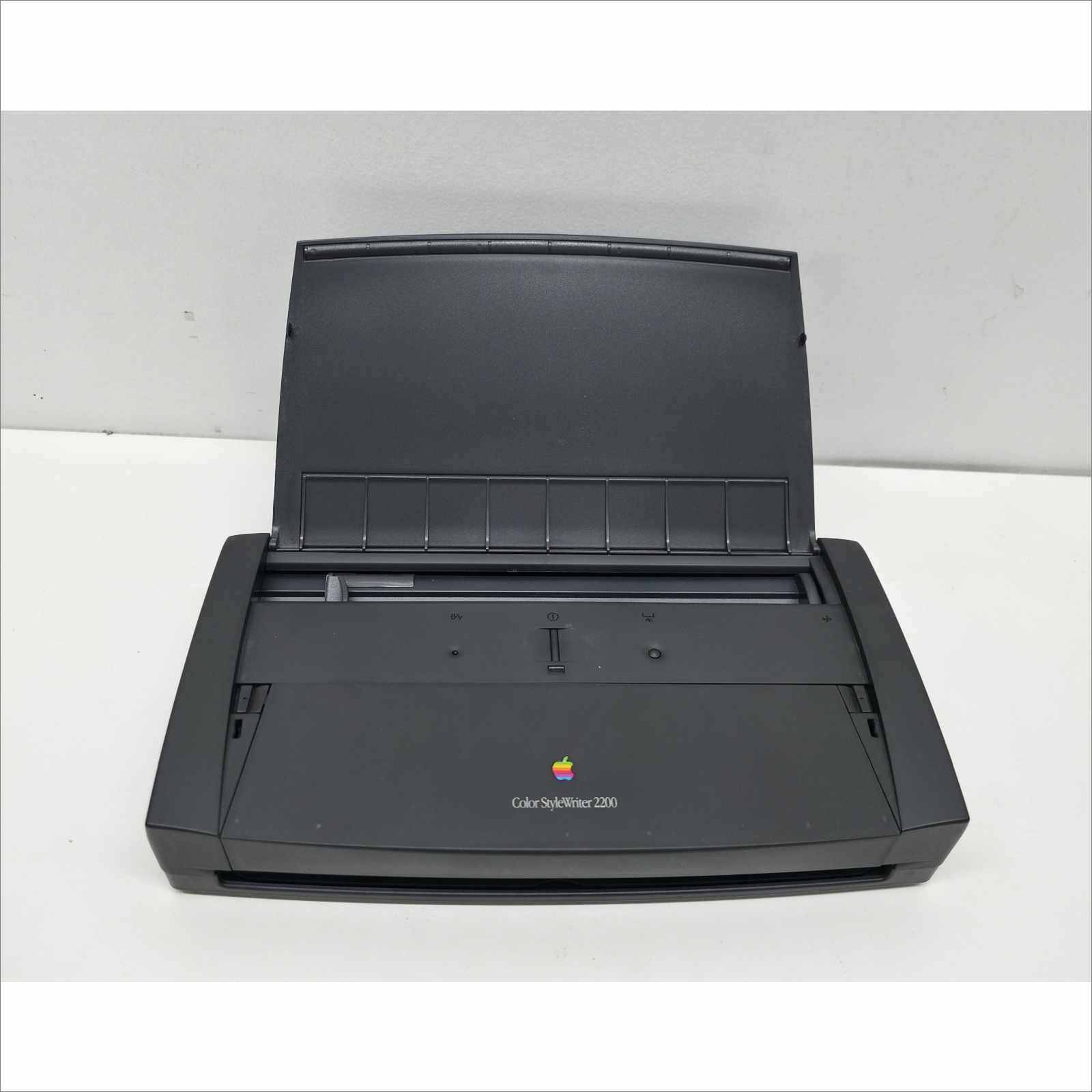 Apple Color StyleWriter 2200 Vintage Inkjet Printer - Power on test only