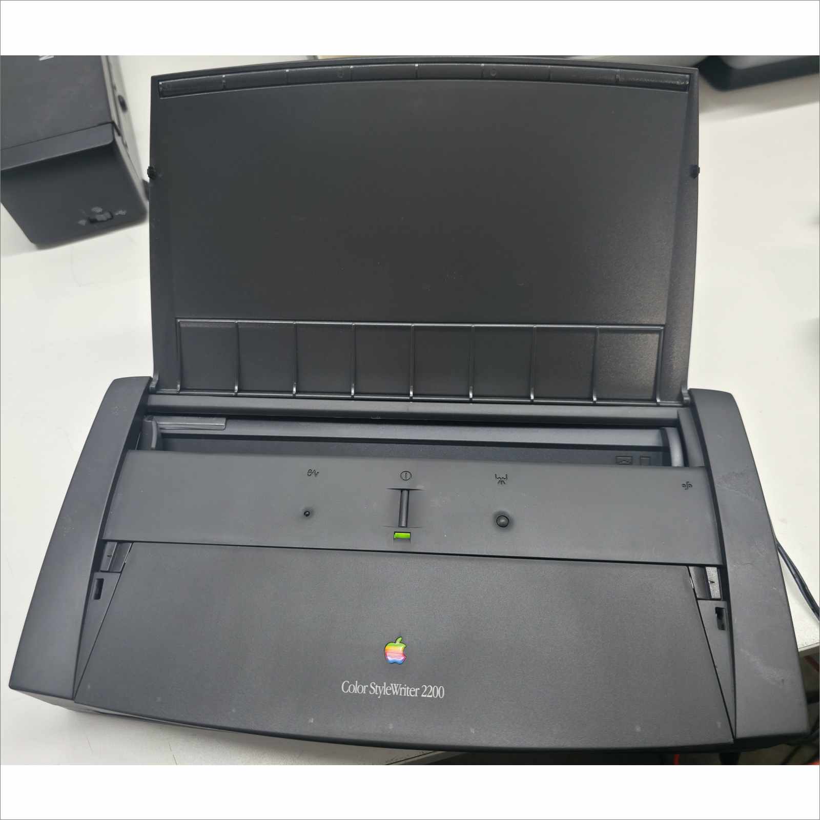Apple Color StyleWriter 2200 Vintage Inkjet Printer - Power on test only